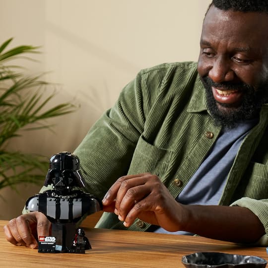 LEGO® Star Wars™ Darth Vader Bust Collection Building Kit 75439